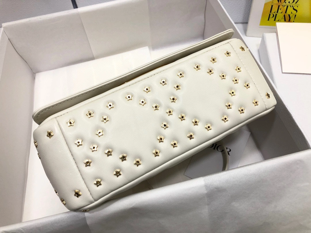 MOMO- high quality version M9241UNHH-M030 Caro item：B-B063L0704C