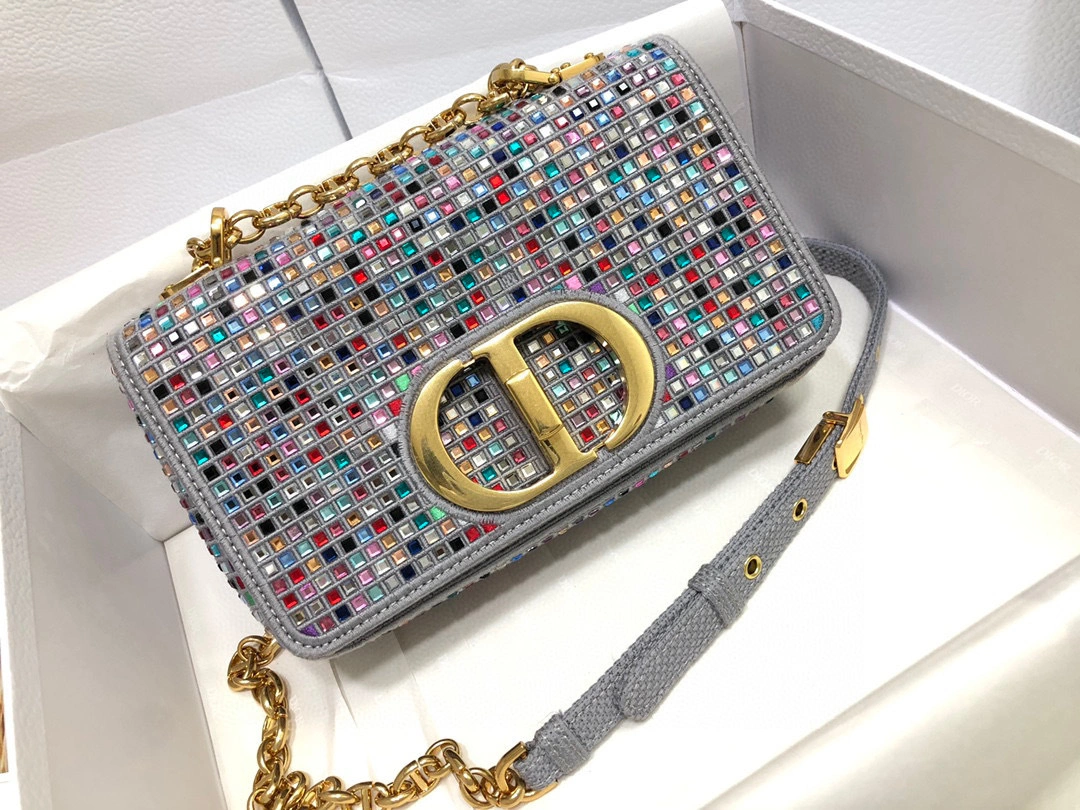 MOMO- high quality version M9241UROT-M884 Caro item：B-B063J2409C