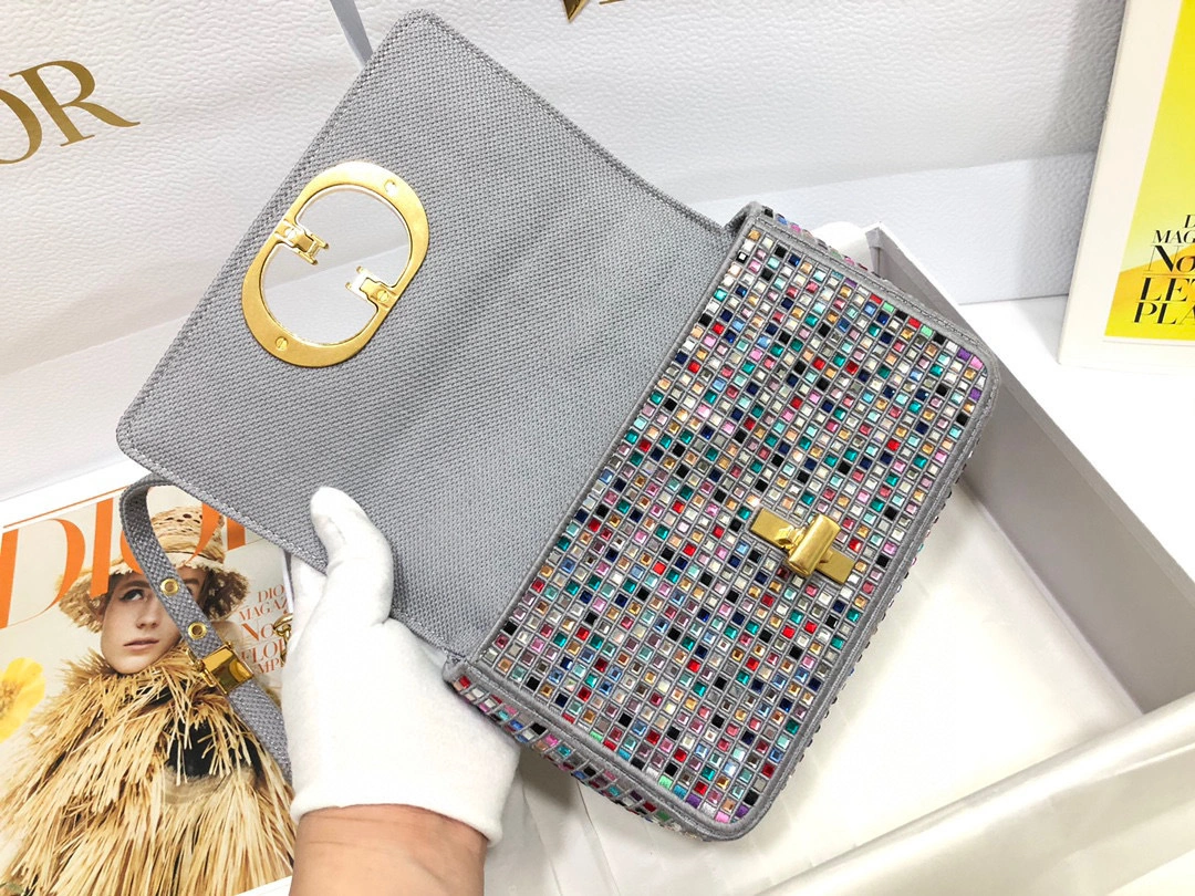 MOMO- high quality version M9241UROT-M884 Caro item：B-B063J2409C