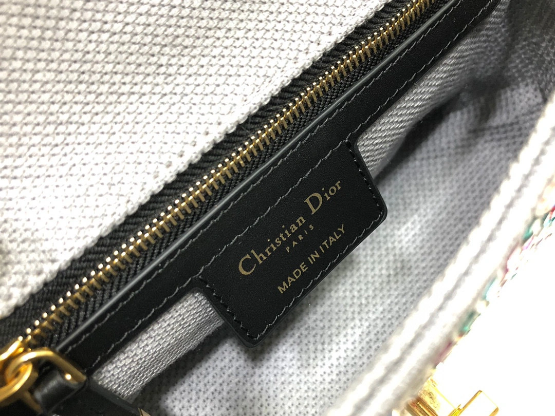 MOMO- high quality version M9241UROT-M884 Caro item：B-B063J2409C