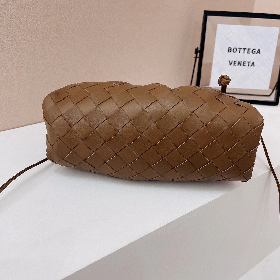 MOMO- high quality version Pouch20 item：B-B063G3019C
