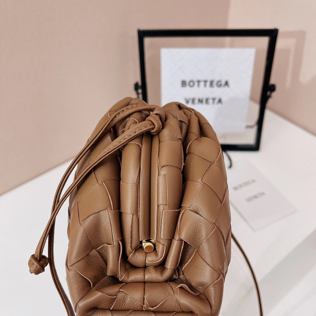 MOMO- high quality version Pouch20 item：B-B063G3019C