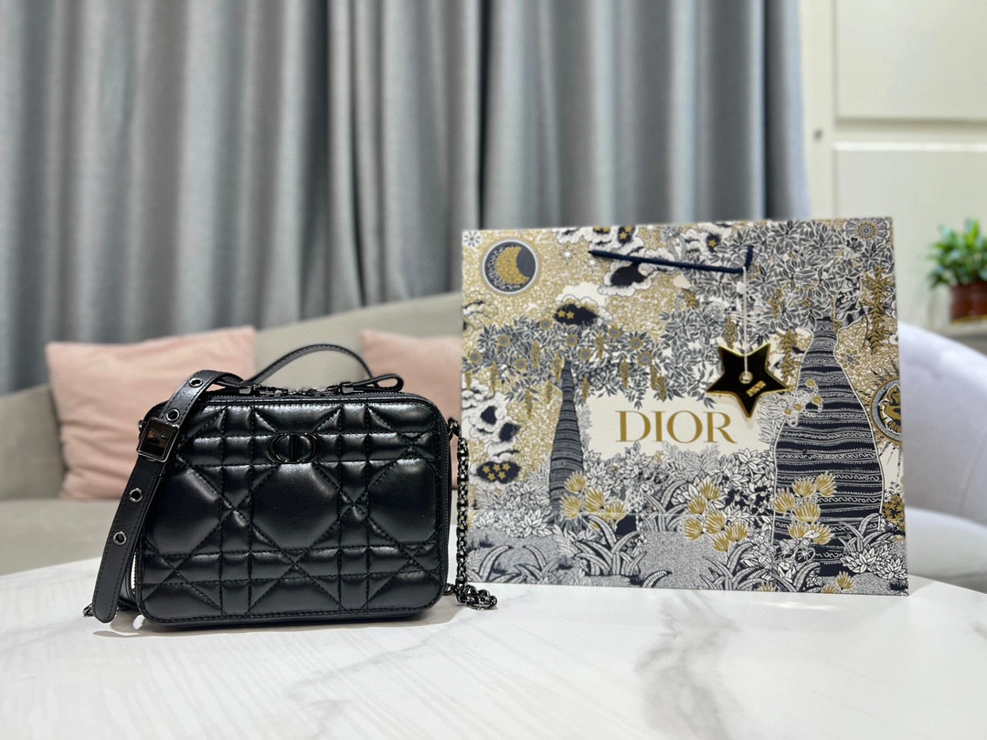 MOMO- high quality version S5140BNGX-M900 CARO sheephide item：B-B000J1717C