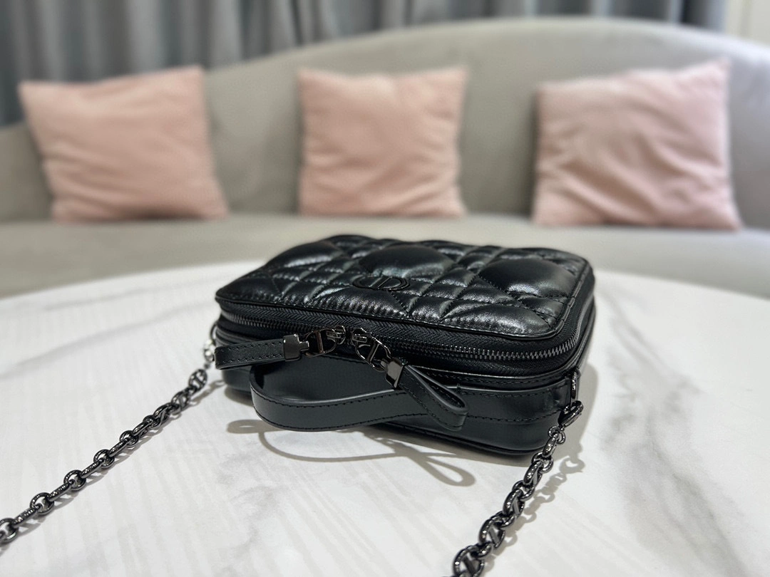 MOMO- high quality version S5140BNGX-M900 CARO sheephide item：B-B000J1717C