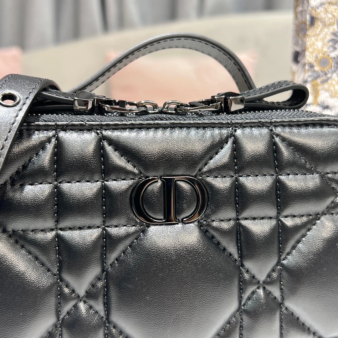 MOMO- high quality version S5140BNGX-M900 CARO sheephide item：B-B000J1717C
