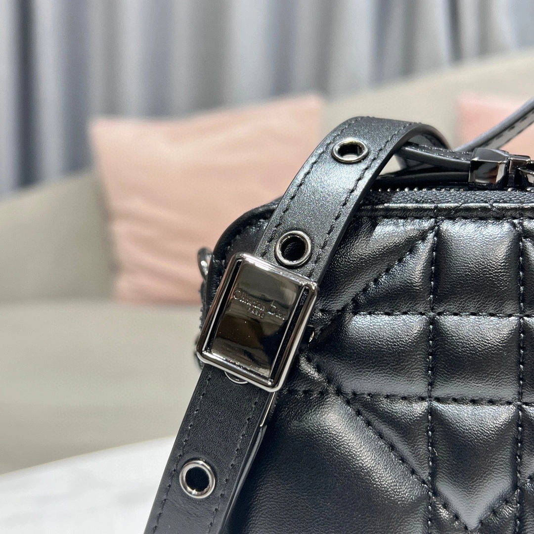 MOMO- high quality version S5140BNGX-M900 CARO sheephide item：B-B000J1717C