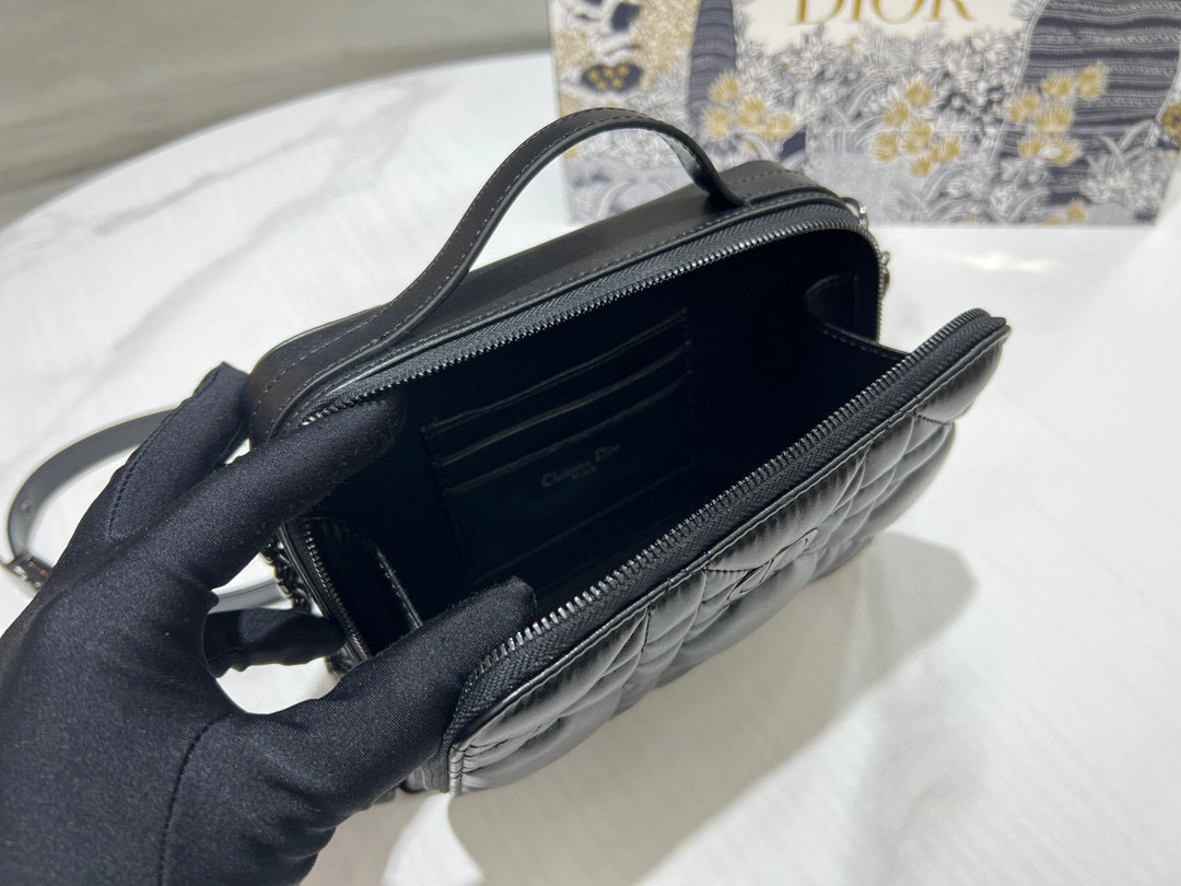 MOMO- high quality version S5140BNGX-M900 CARO sheephide item：B-B000J1717C