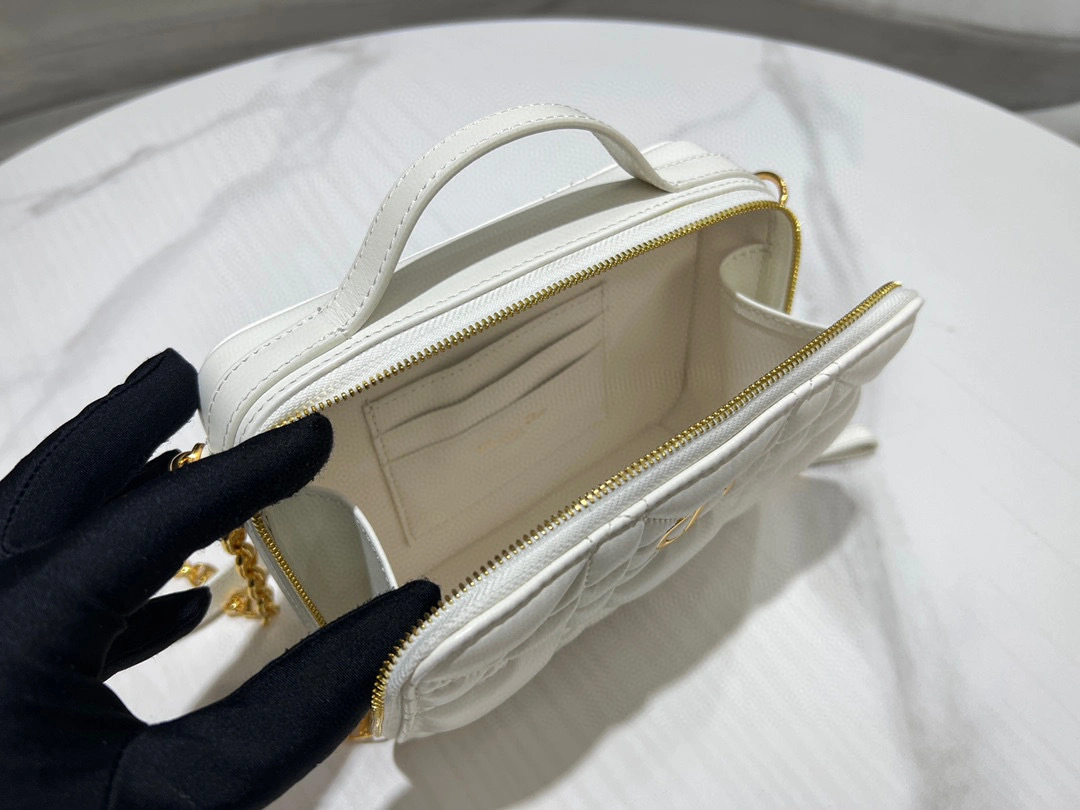 MOMO- high quality version S5140UNGX-M030 CARO sheephide item：B-B000J1716C