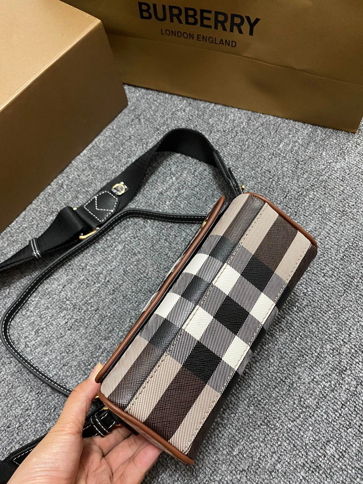 &MOMO- high quality version item：B-B000H2711C