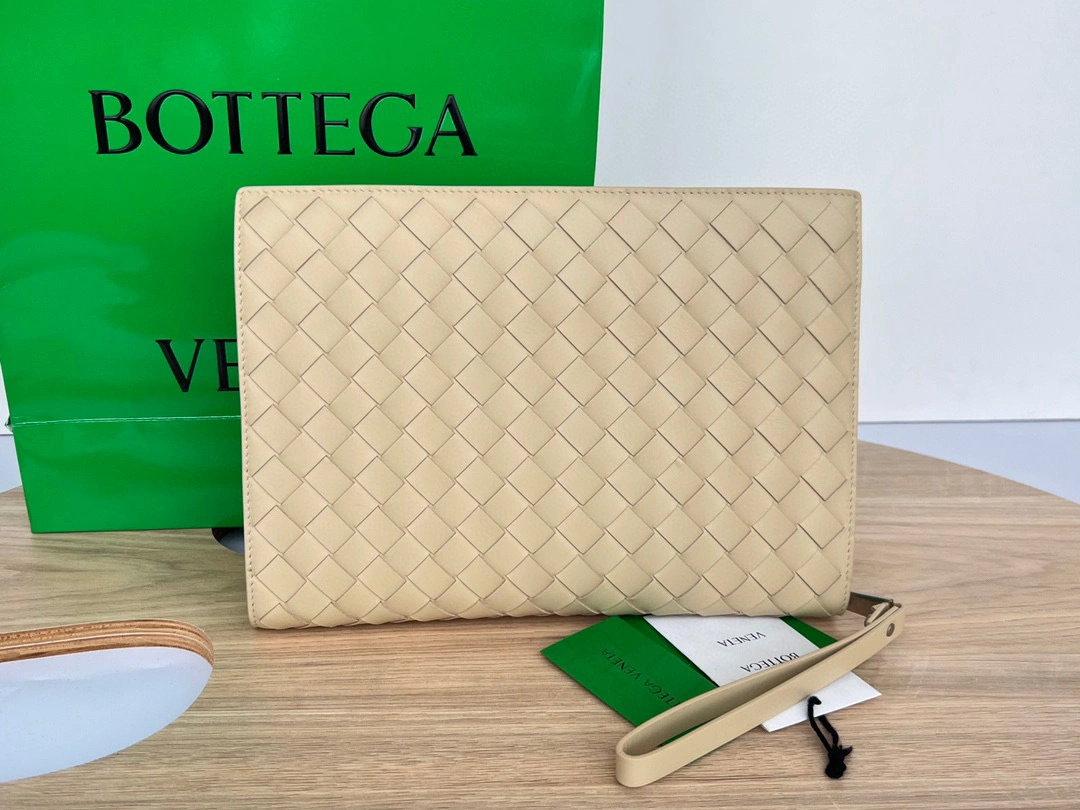 MOMO- high quality version item：B-B063J3027C