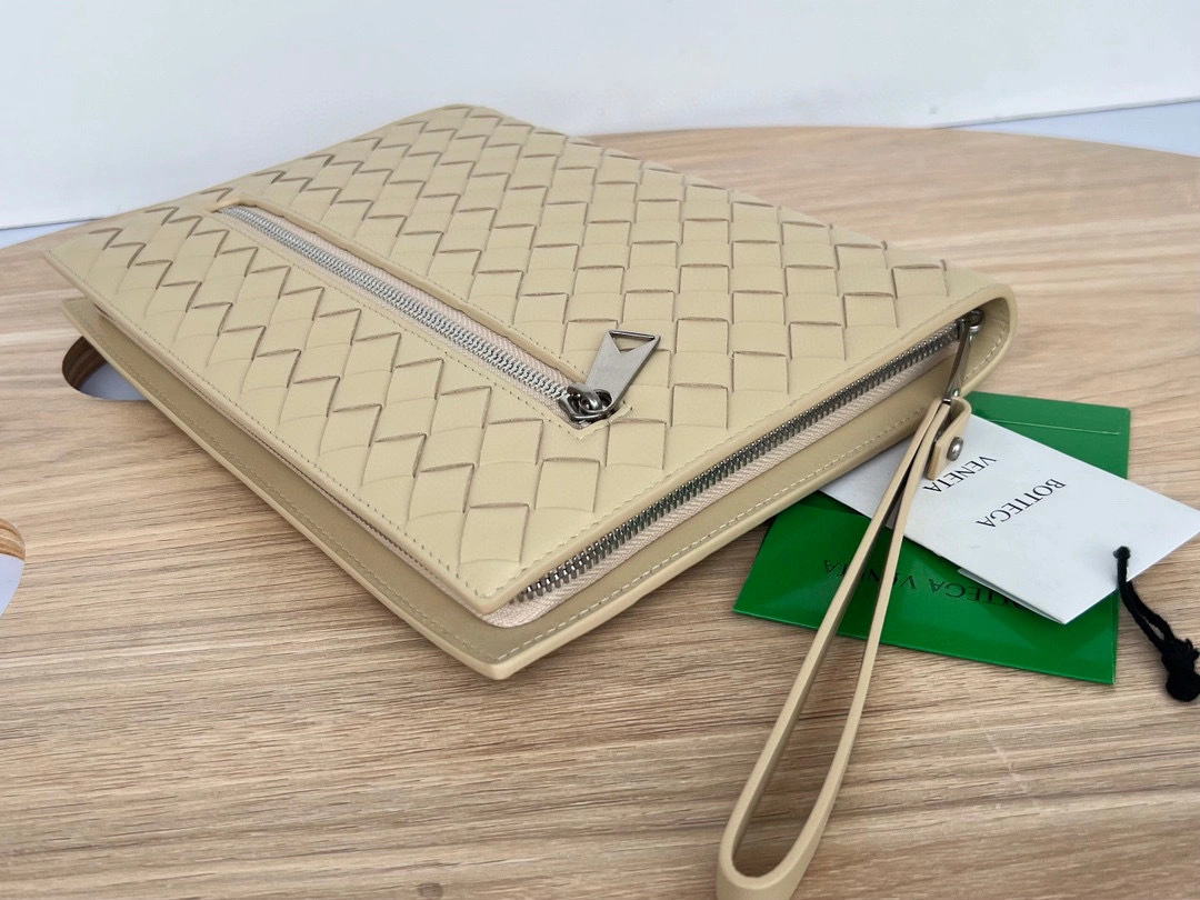 MOMO- high quality version item：B-B063J3027C