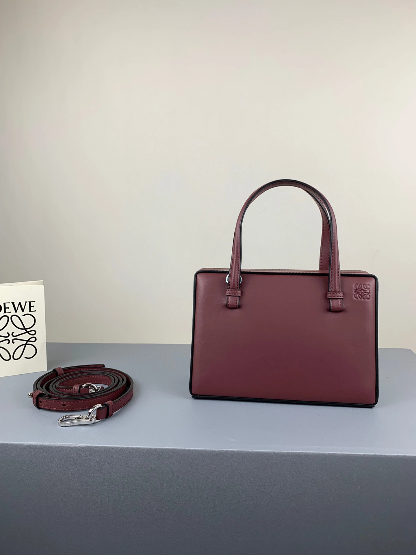 MOMO- high quality version postal calfskin item：B-B063G3021C
