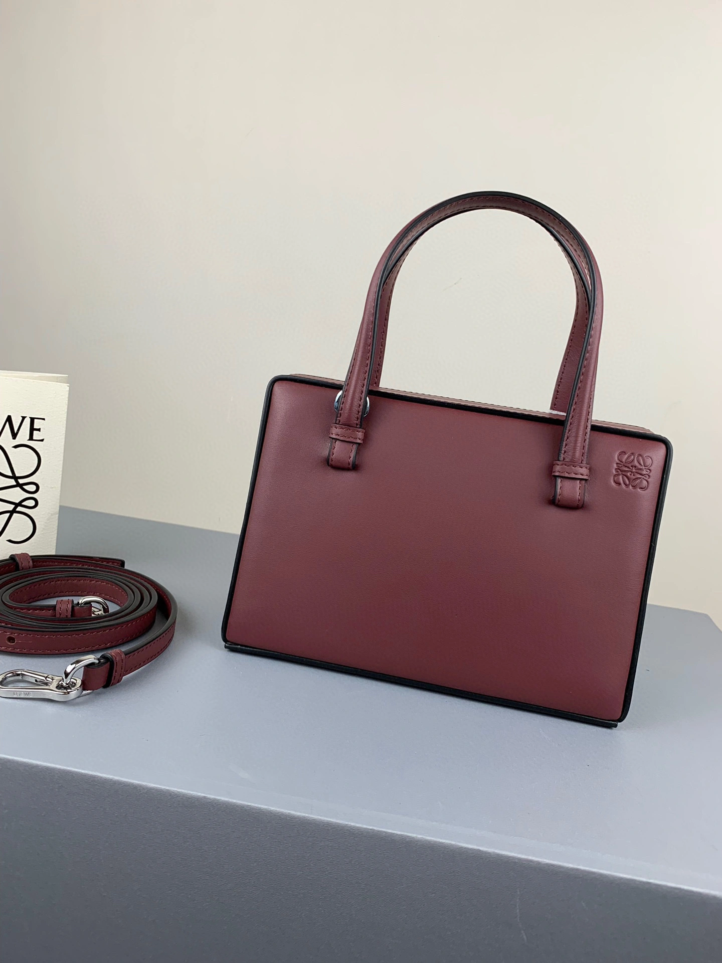 MOMO- high quality version postal calfskin item：B-B063G3021C