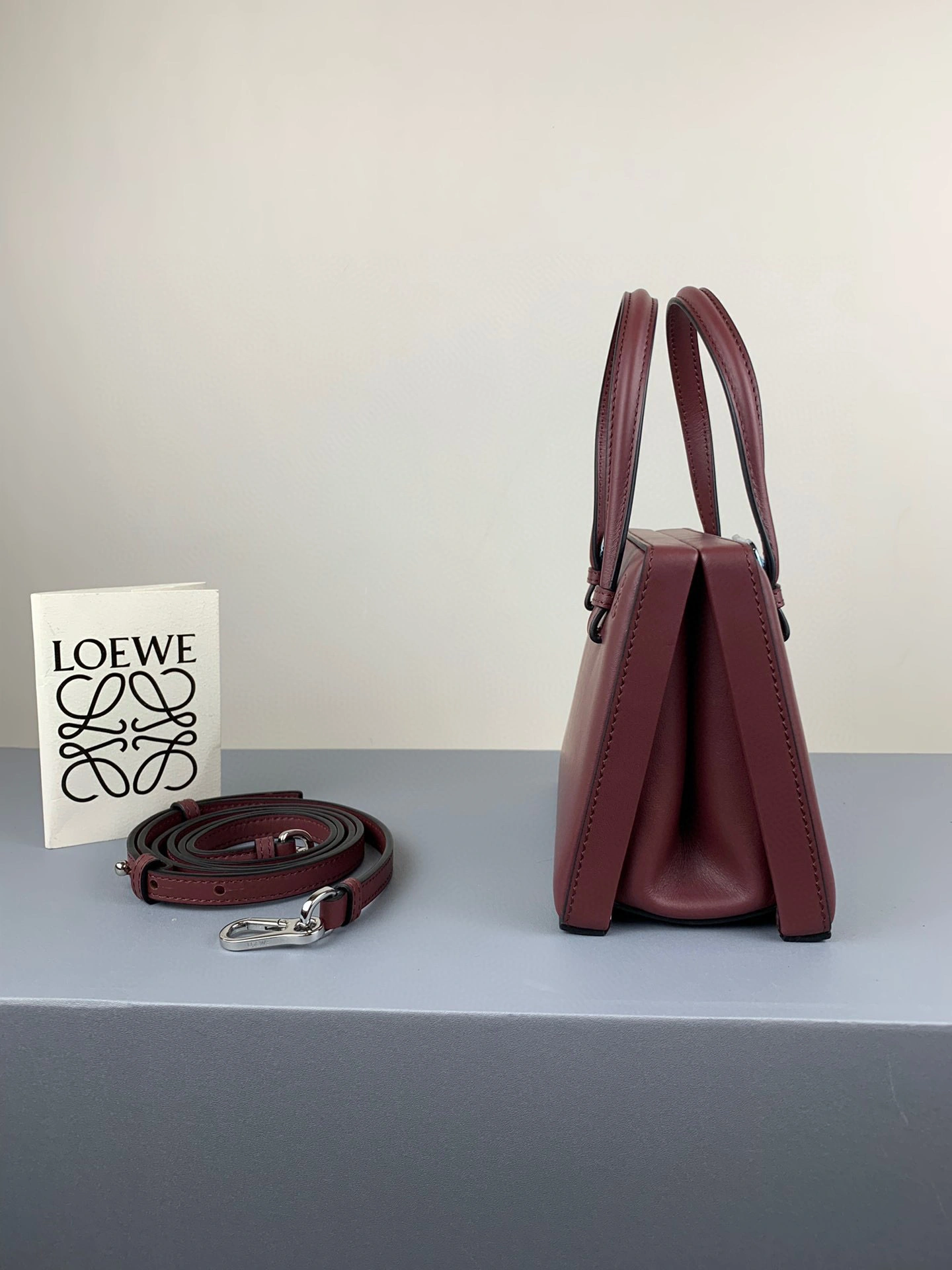 MOMO- high quality version postal calfskin item：B-B063G3021C