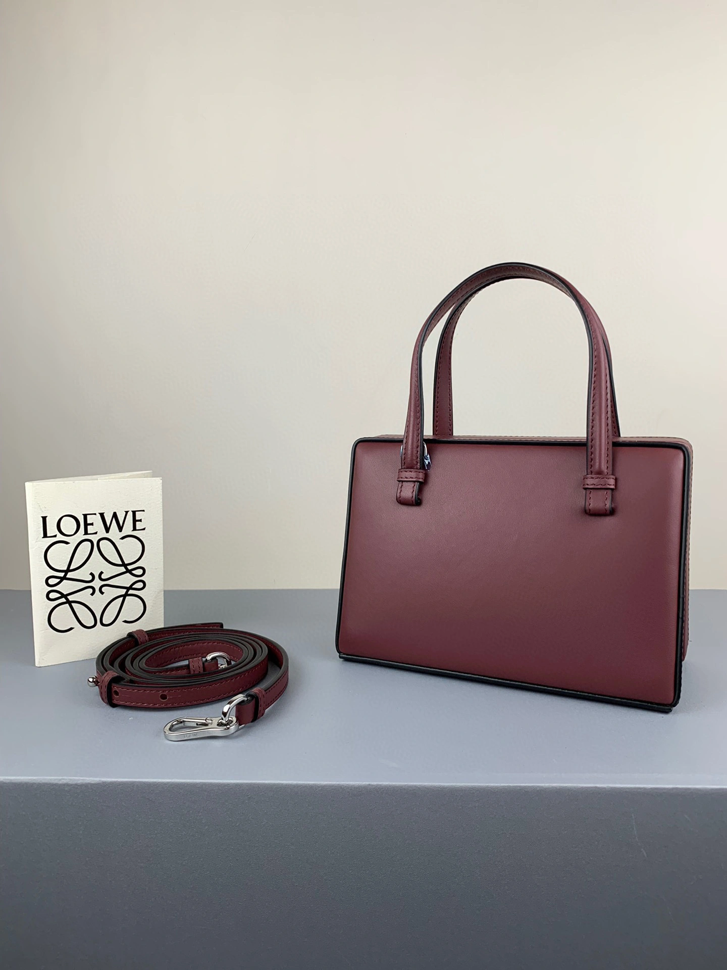 MOMO- high quality version postal calfskin item：B-B063G3021C
