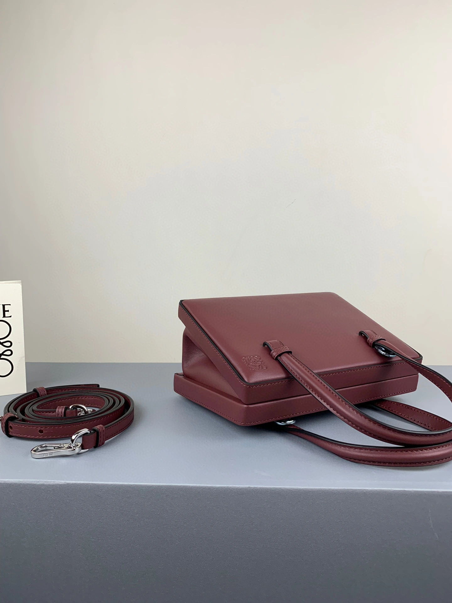 MOMO- high quality version postal calfskin item：B-B063G3021C