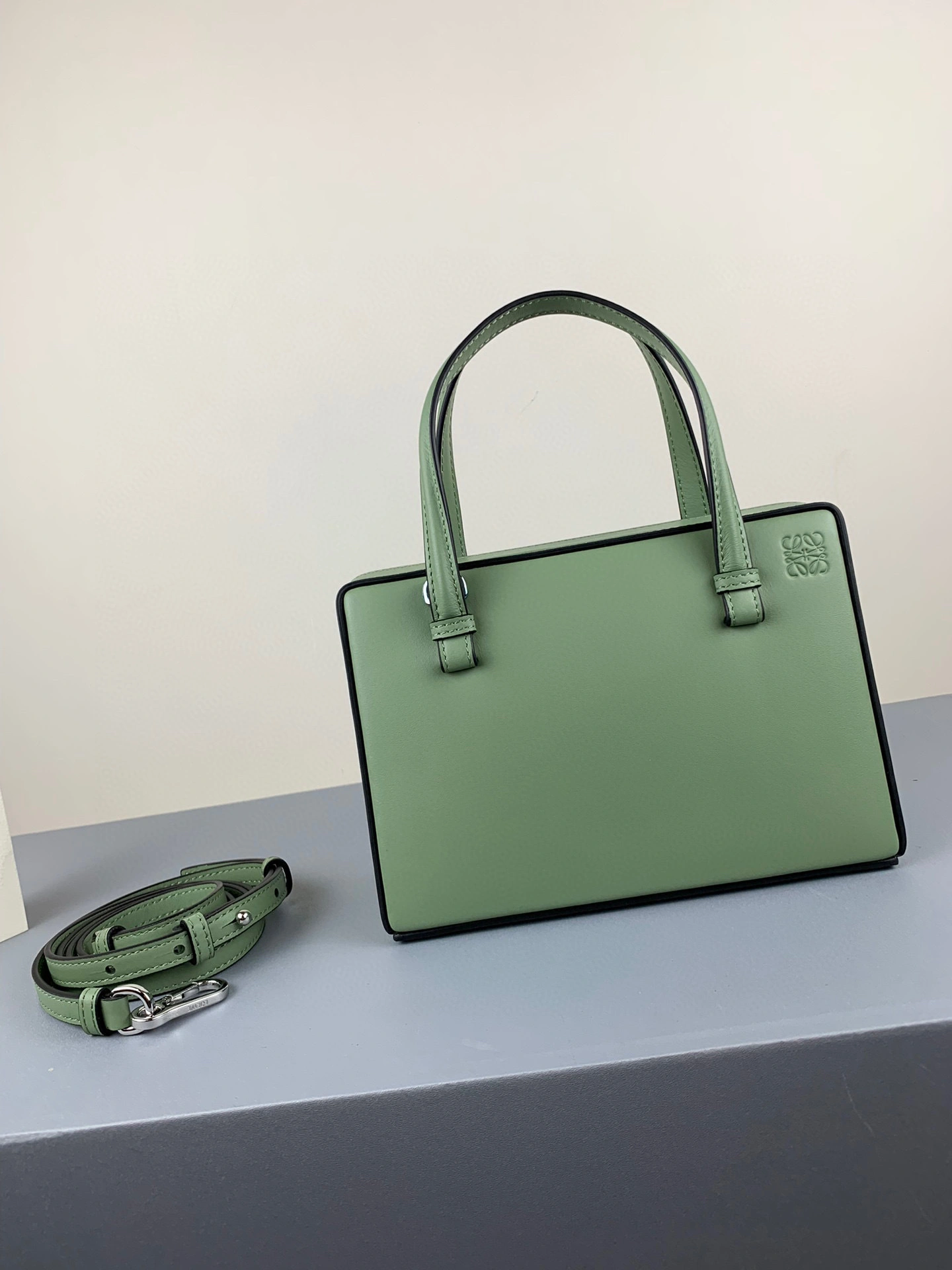 MOMO- high quality version postal calfskin item：B-B063G3022C