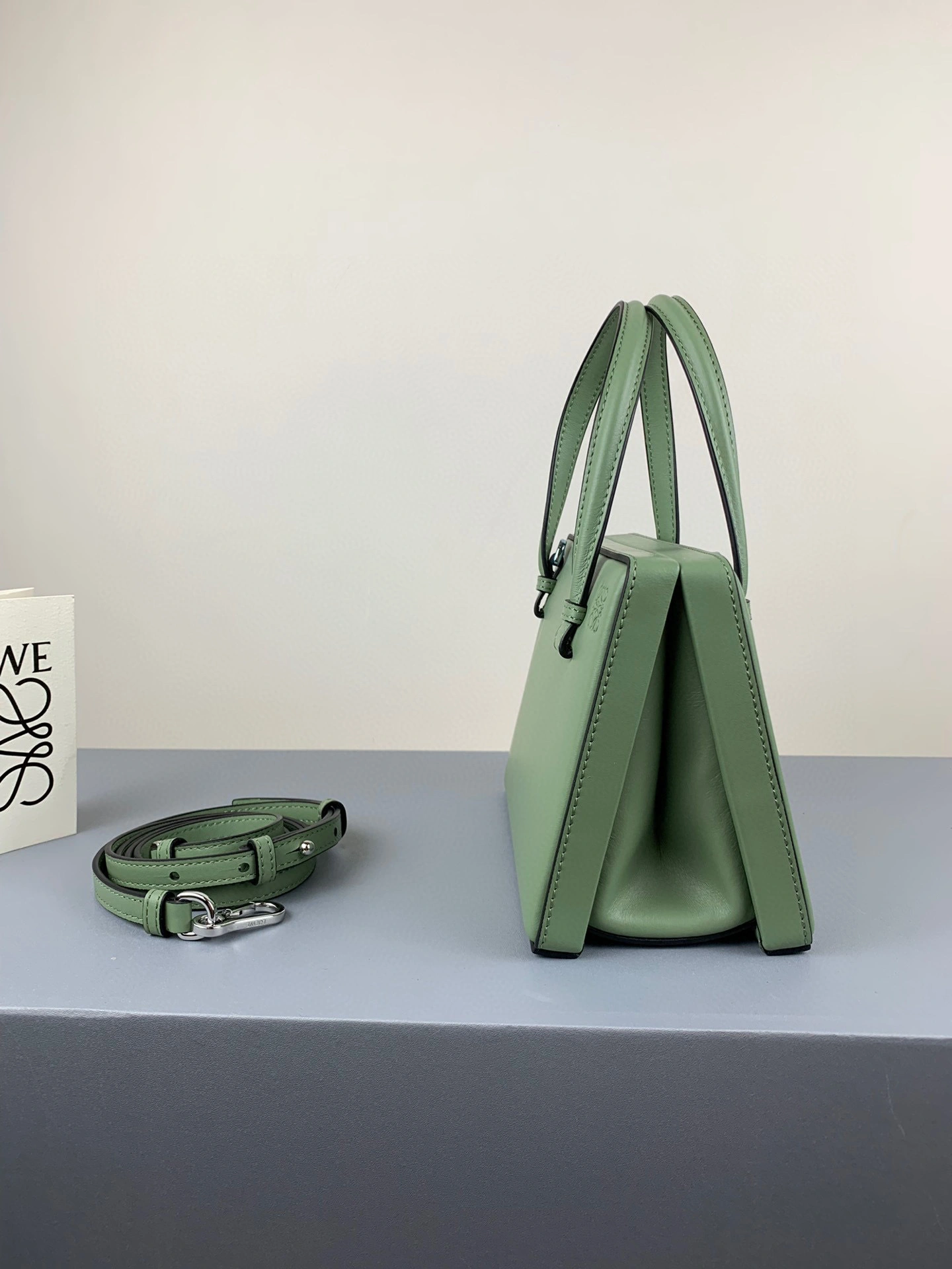 MOMO- high quality version postal calfskin item：B-B063G3022C