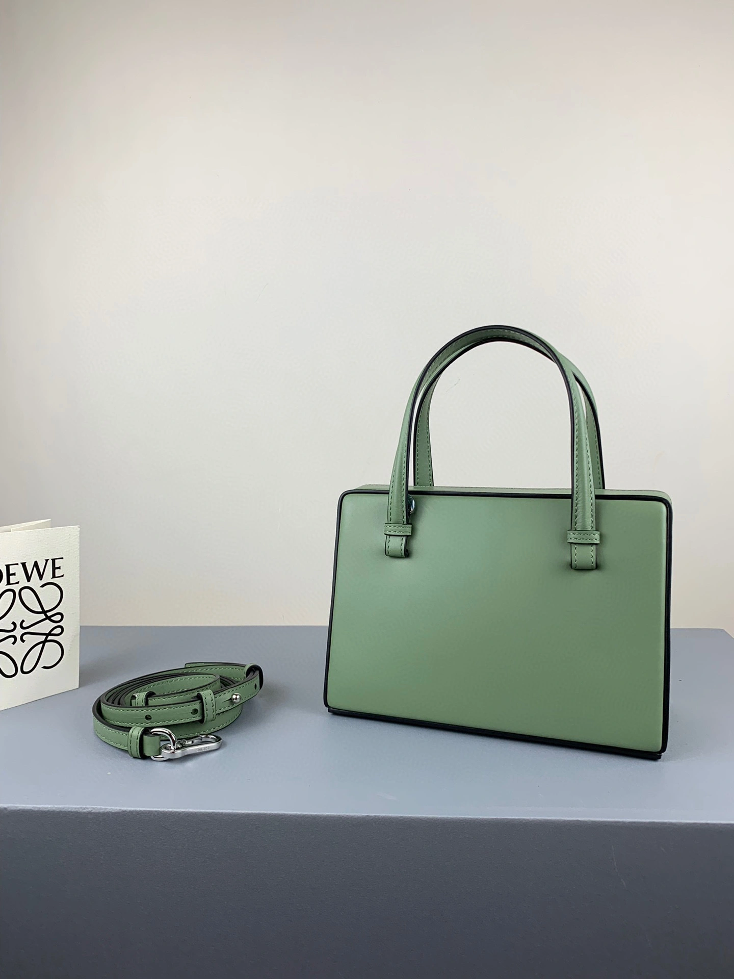 MOMO- high quality version postal calfskin item：B-B063G3022C