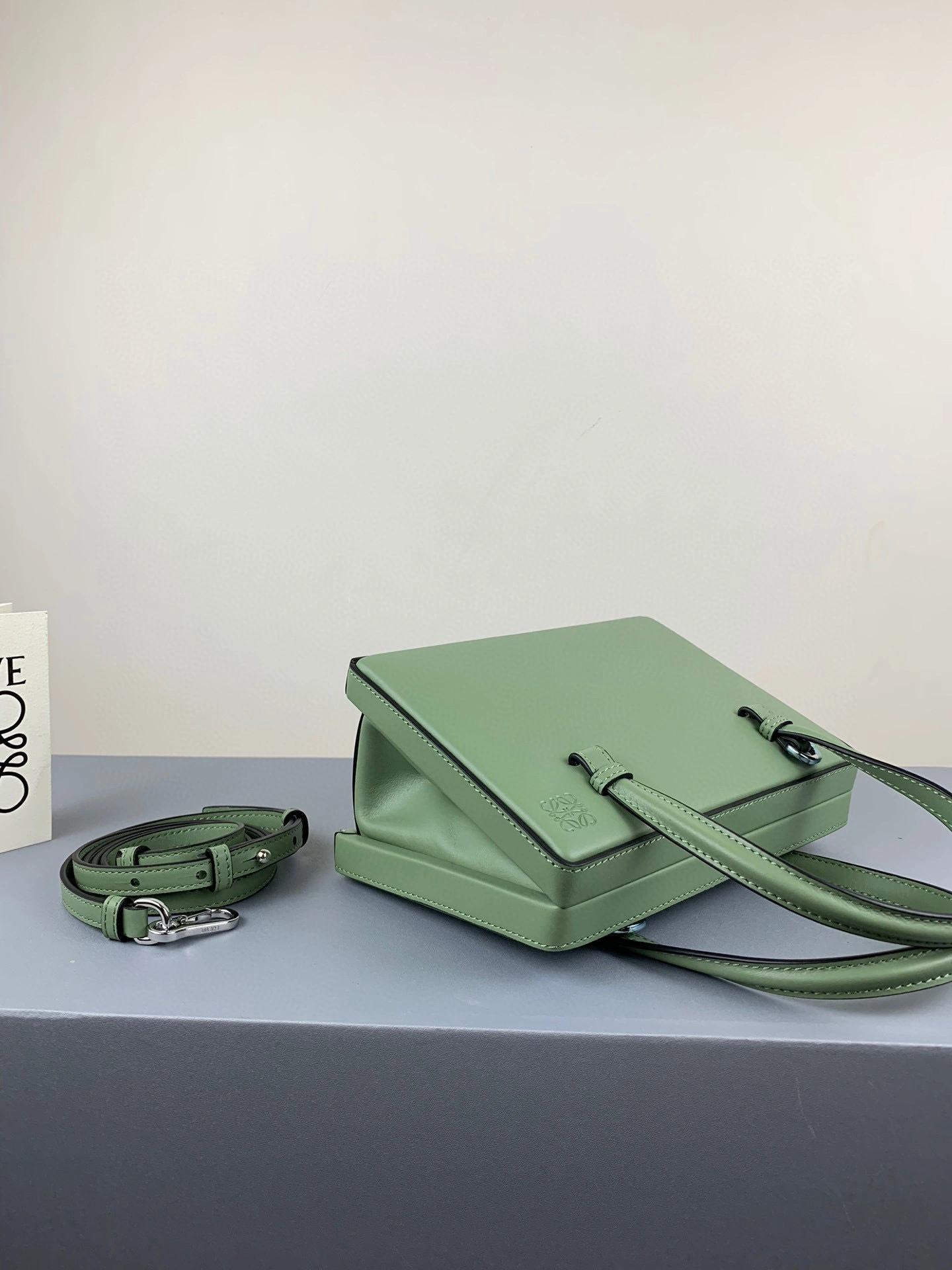 MOMO- high quality version postal calfskin item：B-B063G3022C