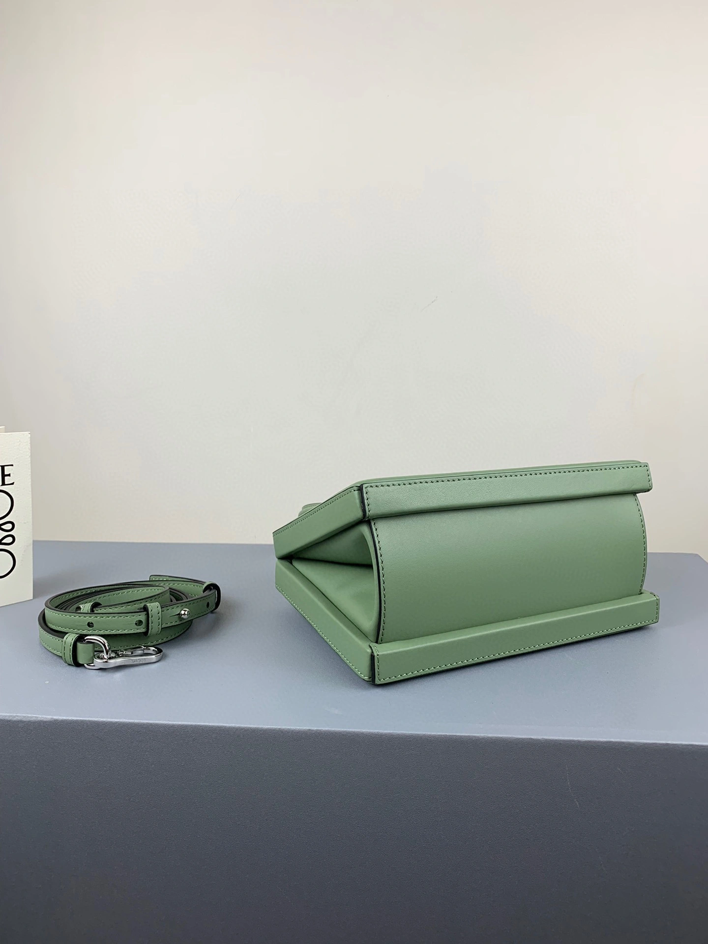 MOMO- high quality version postal calfskin item：B-B063G3022C