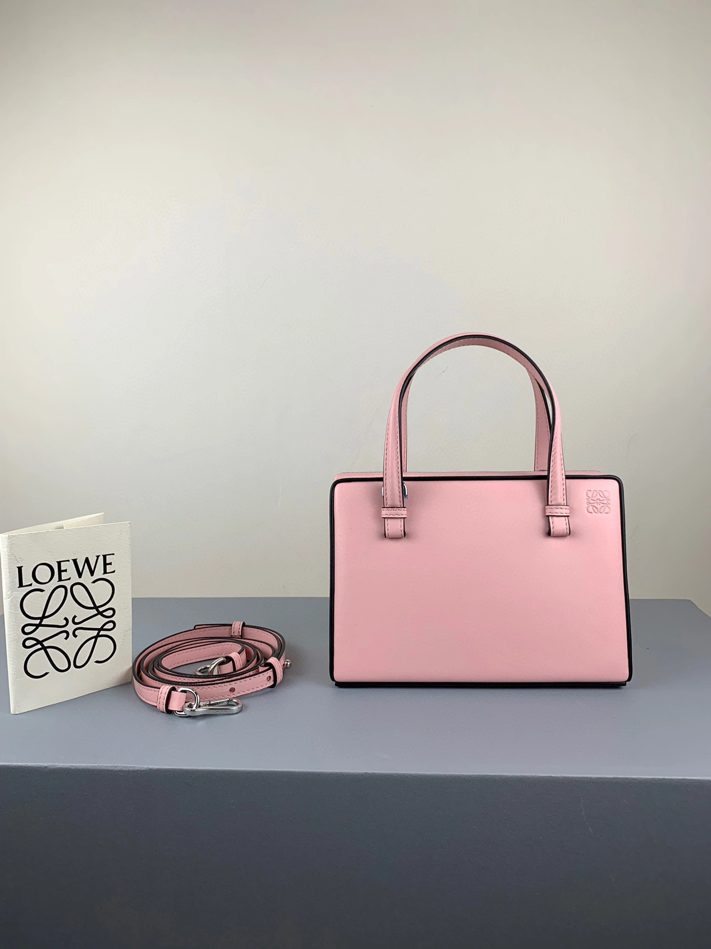 MOMO- high quality version postal calfskin item：B-B063G3023C