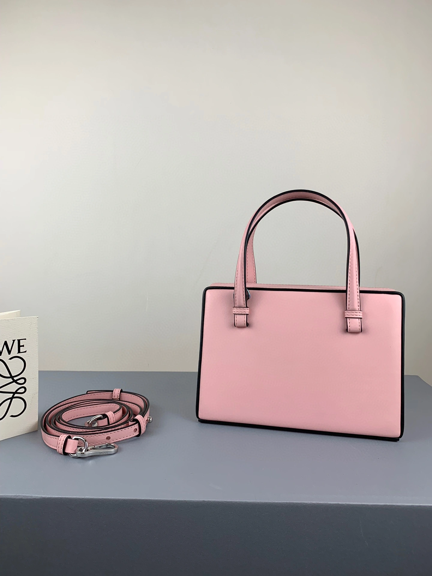 MOMO- high quality version postal calfskin item：B-B063G3023C