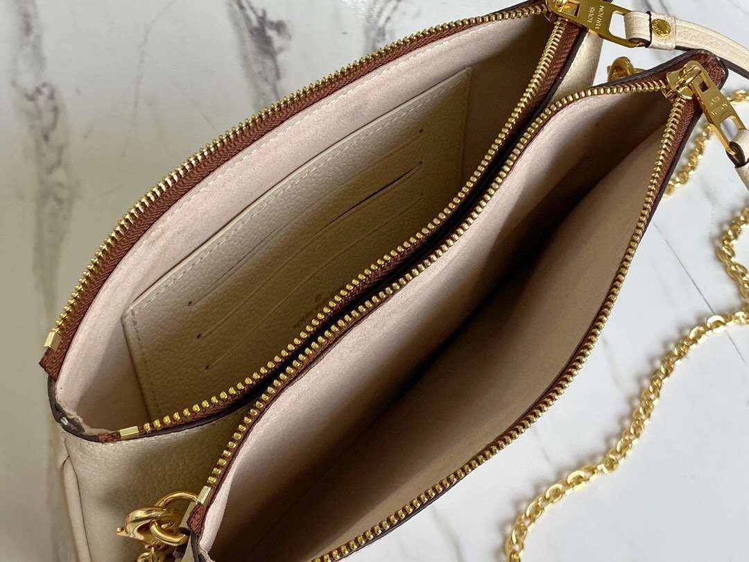 MOMO--item : 040B40C3102