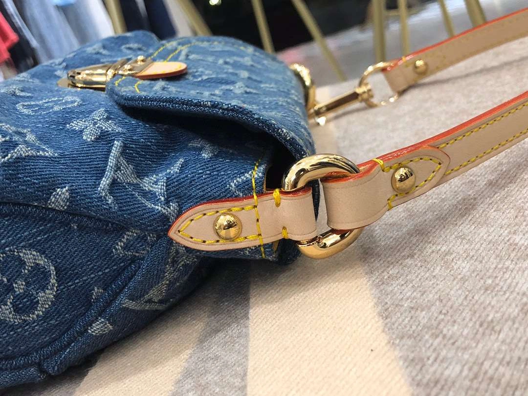 MOMO- item : 106B00F0604