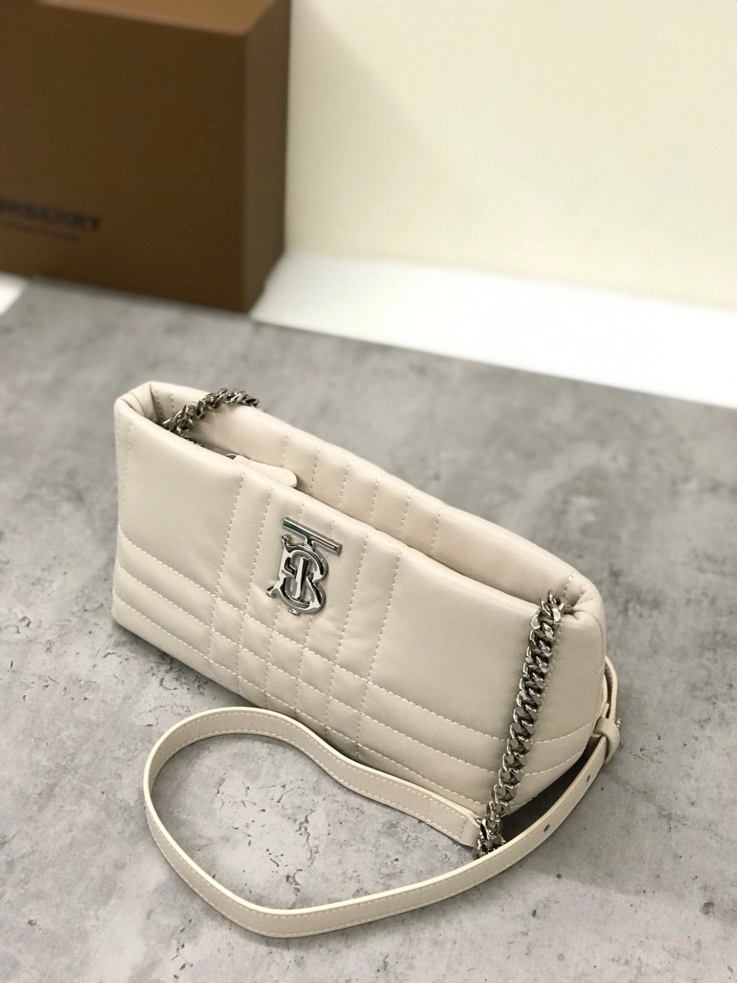 MOMO- item : A-B278L0143