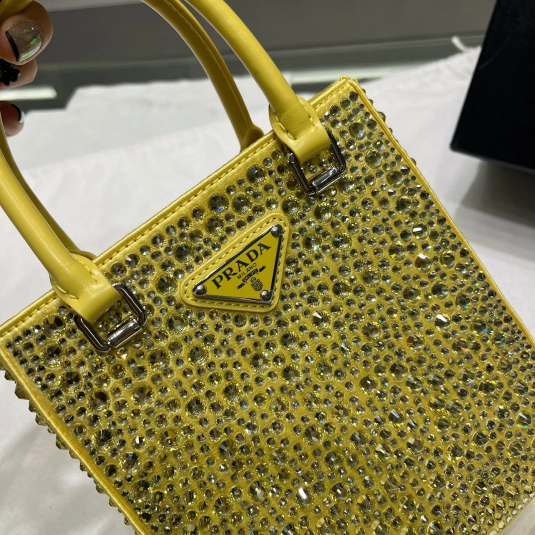 MOMO- item : B-B00E3168T