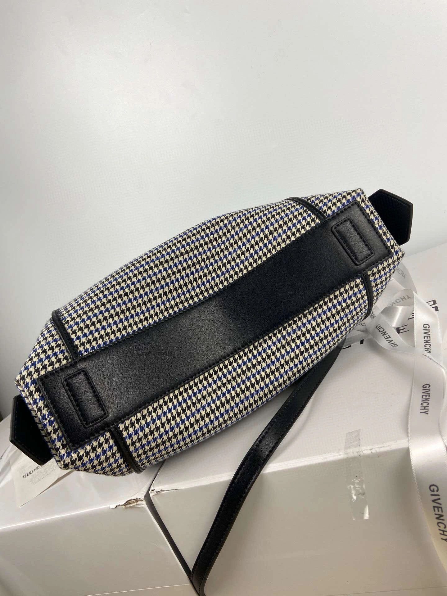 *MOMO--item : M063B100A2316