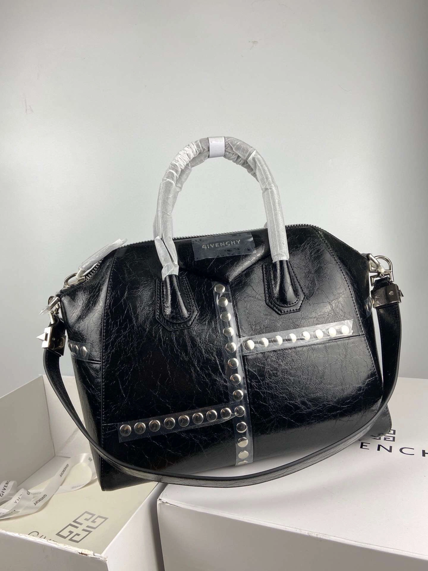MOMO--item : M063B70A2320
