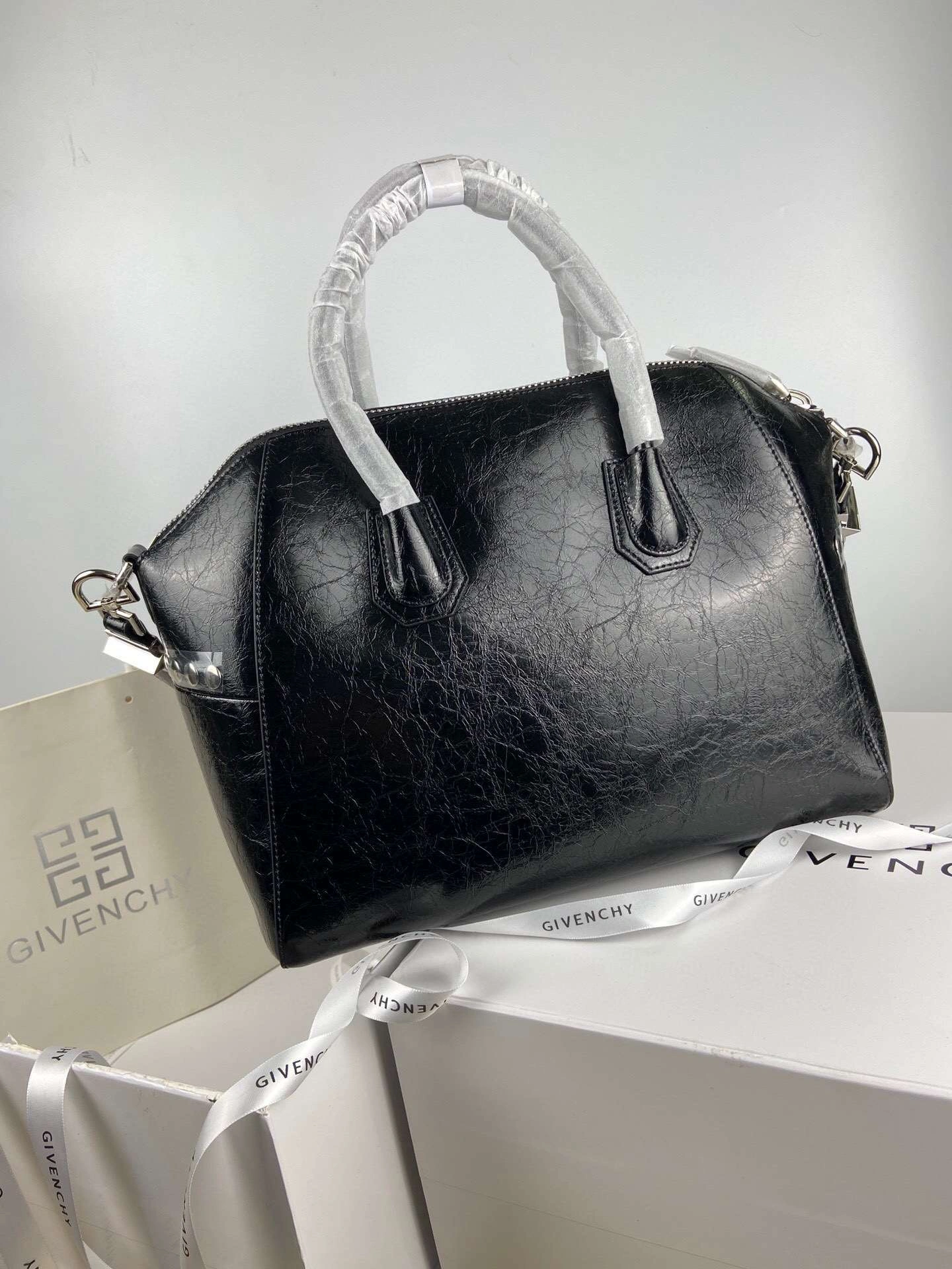 MOMO--item : M063B70A2320