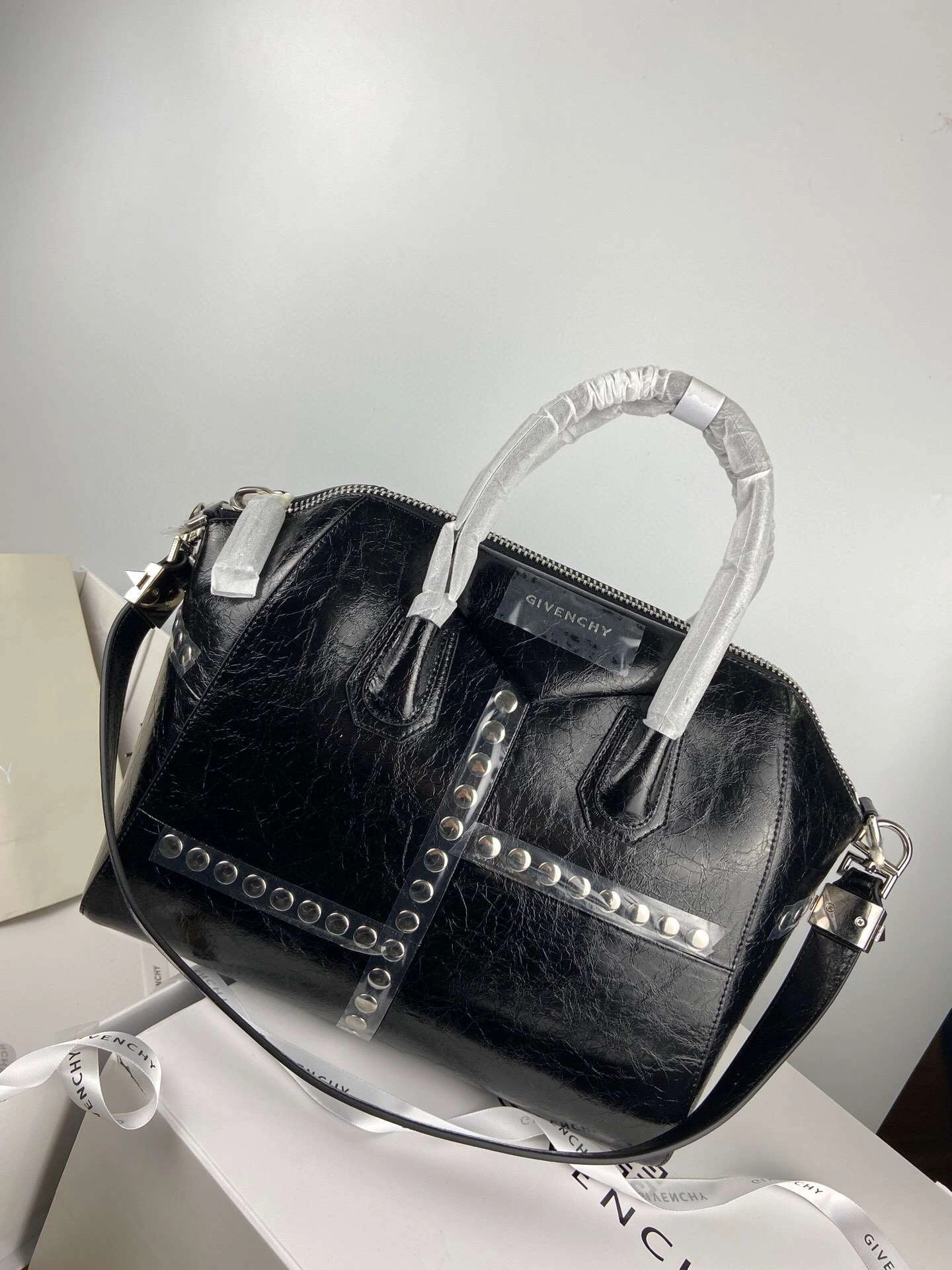 MOMO--item : M063B70A2320
