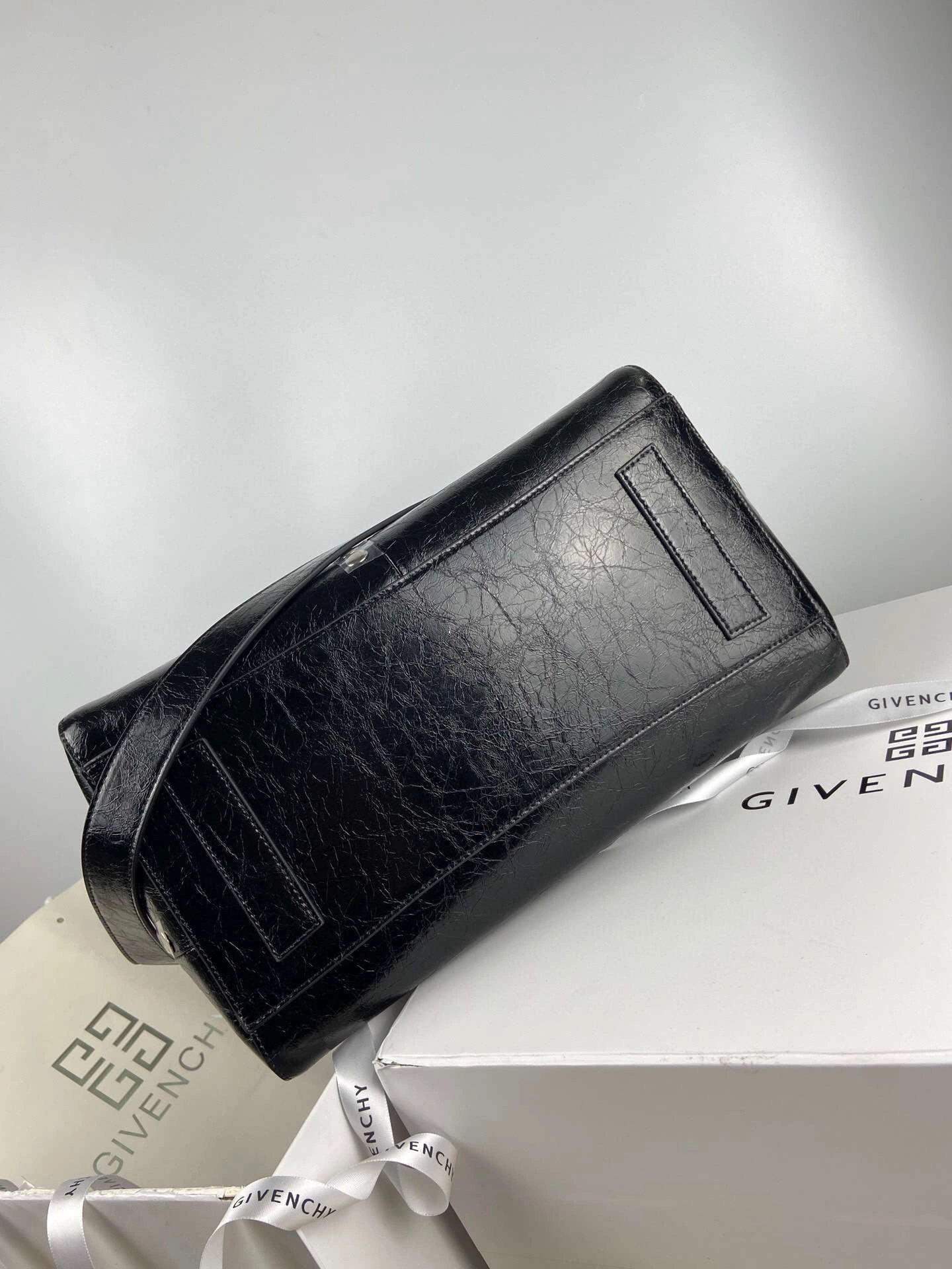 MOMO--item : M063B70A2320