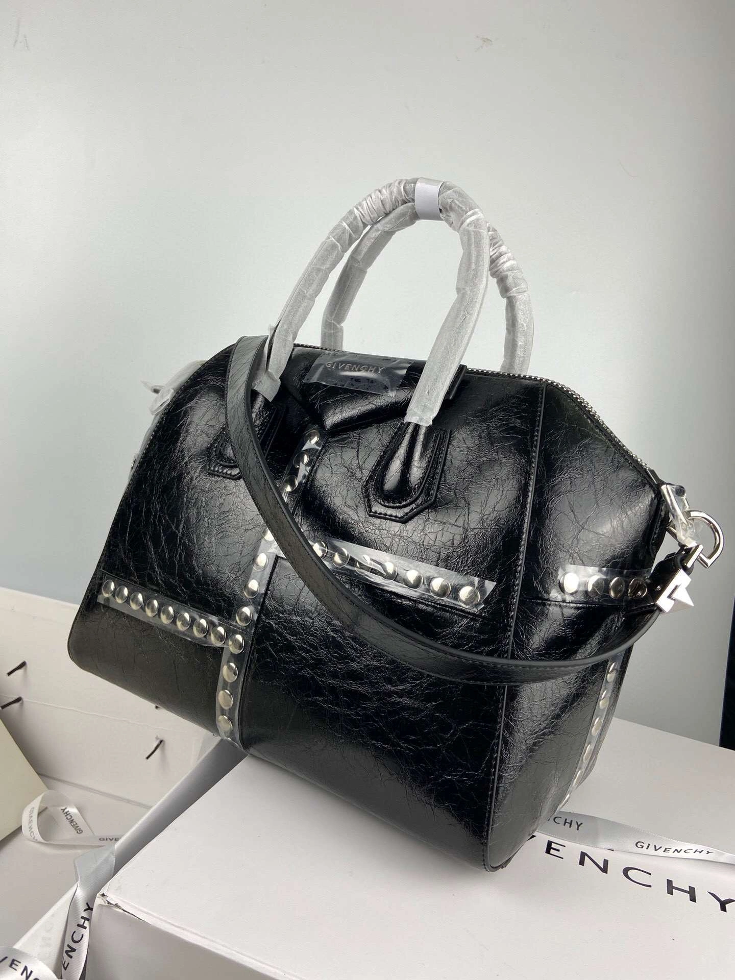 MOMO--item : M063B70A2320