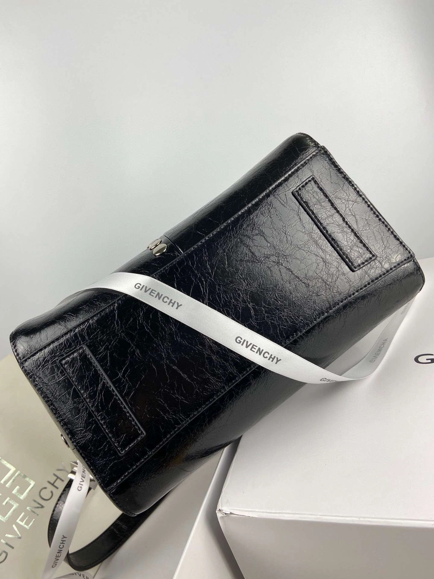 MOMO--item : M063B70A2320