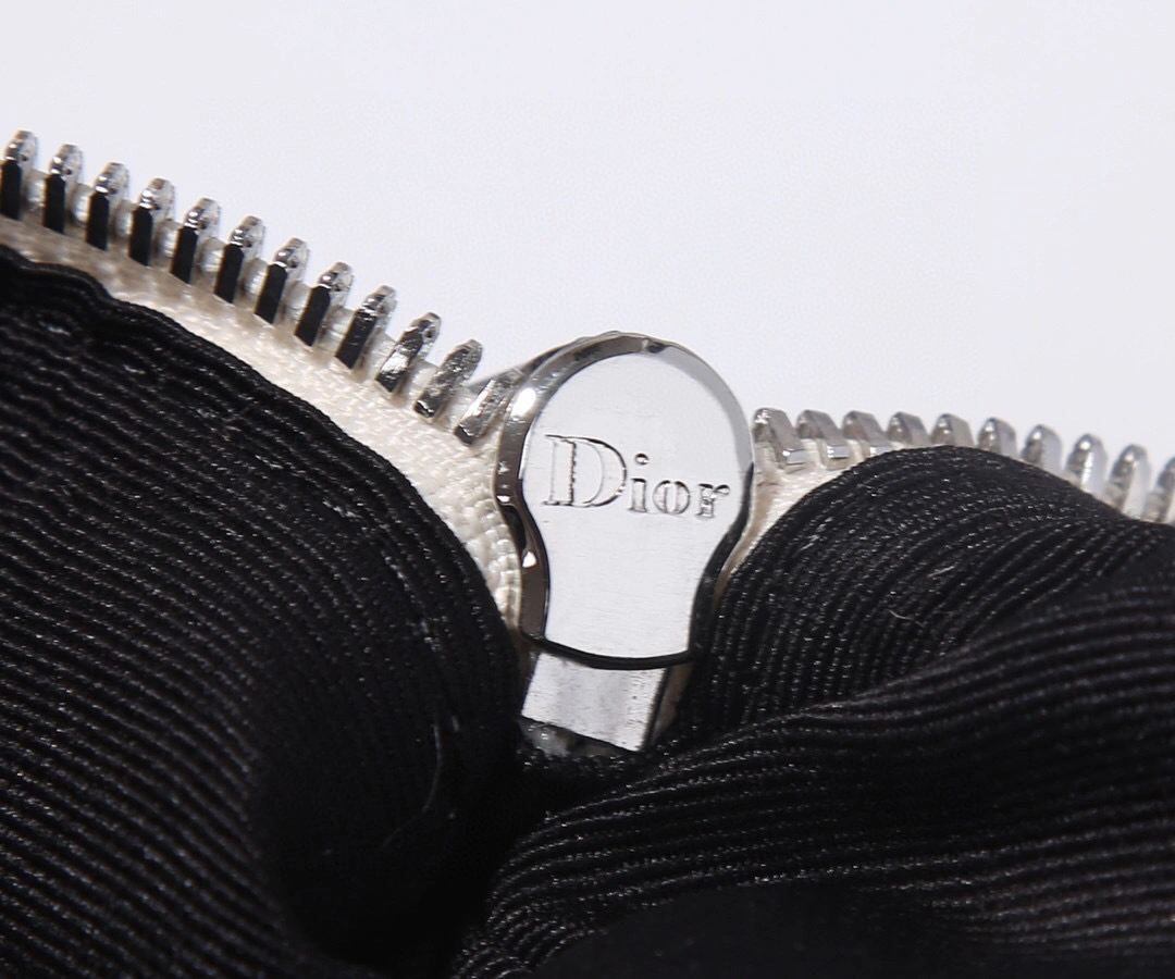 MOMO- item:A-B063L2541