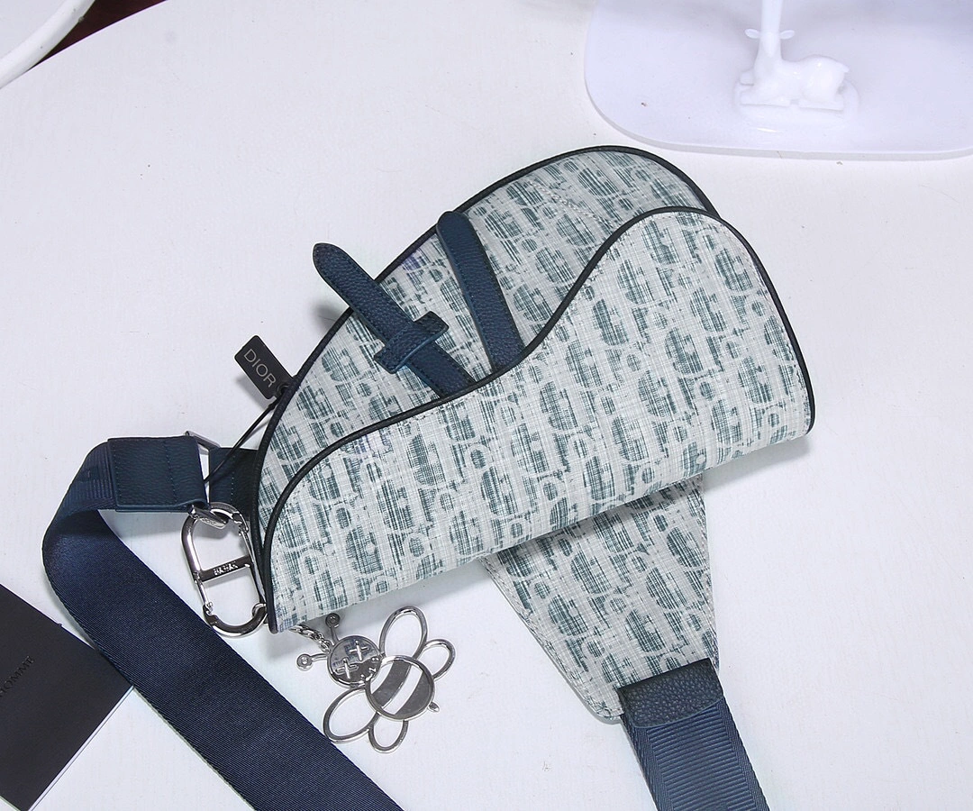 MOMO- item:A-B063L2557
