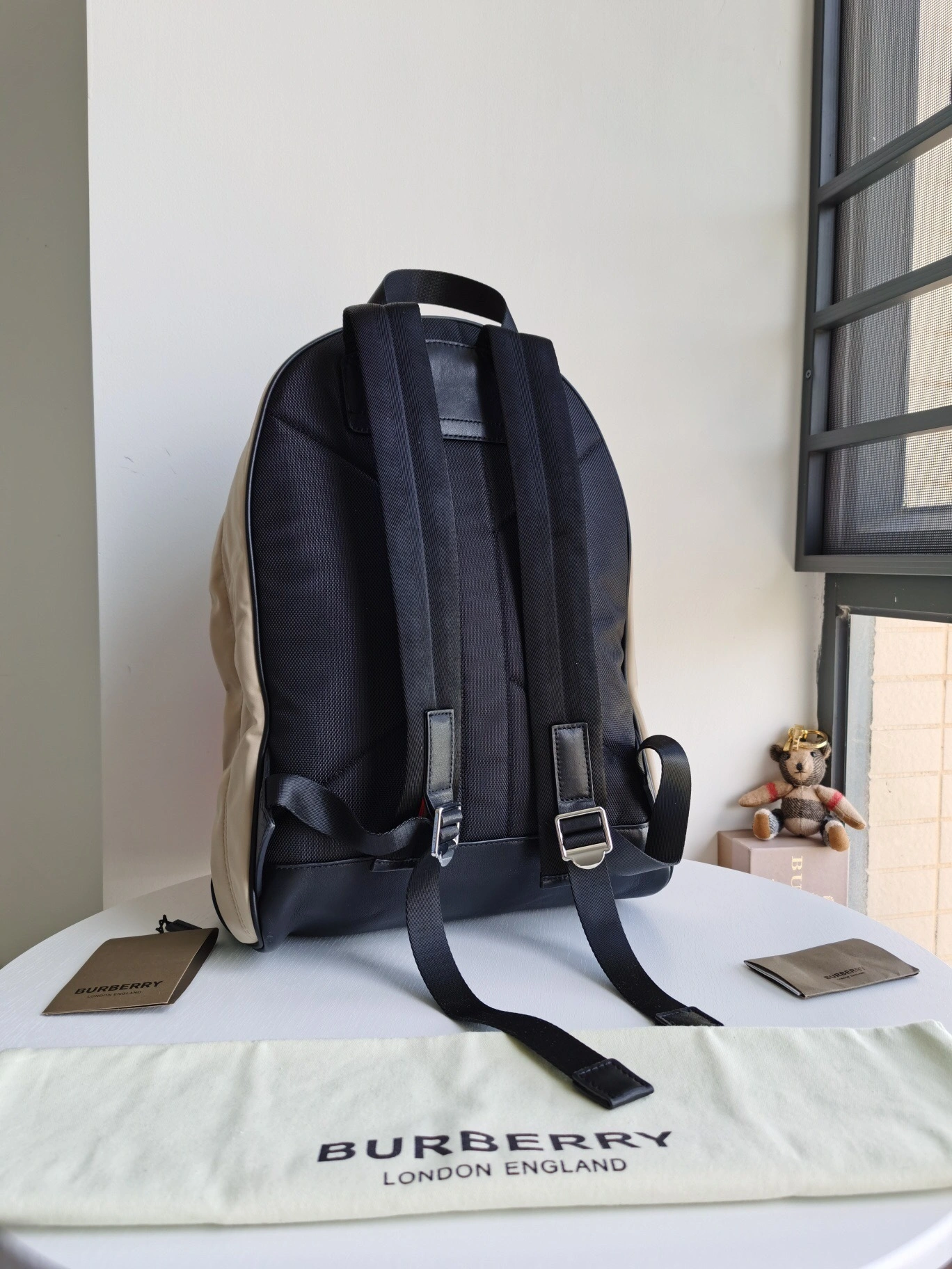 MOMO- item:B-B000B0943