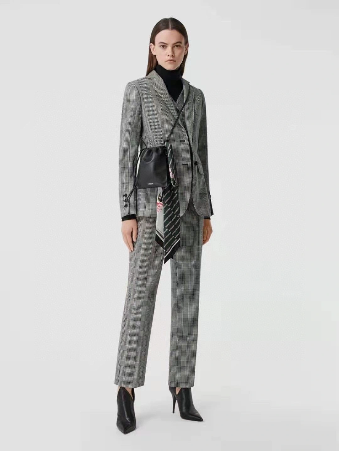MOMO- item:B-B000B0956