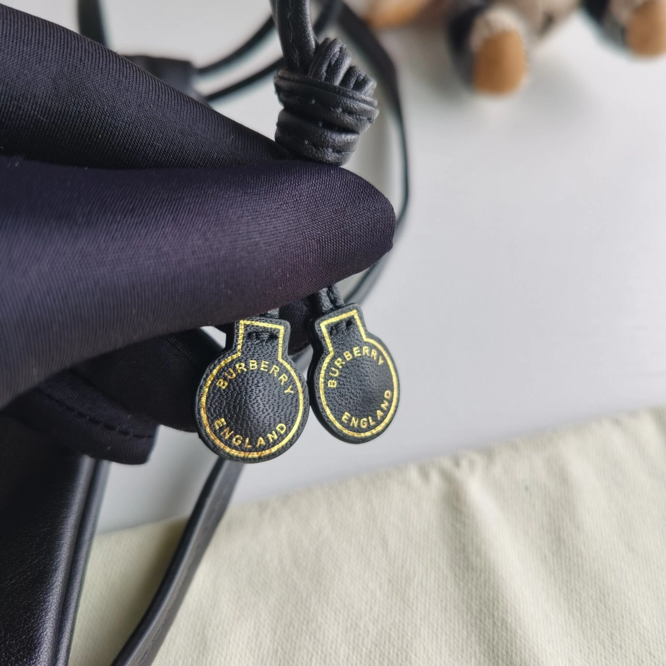 MOMO- item:B-B000B0956