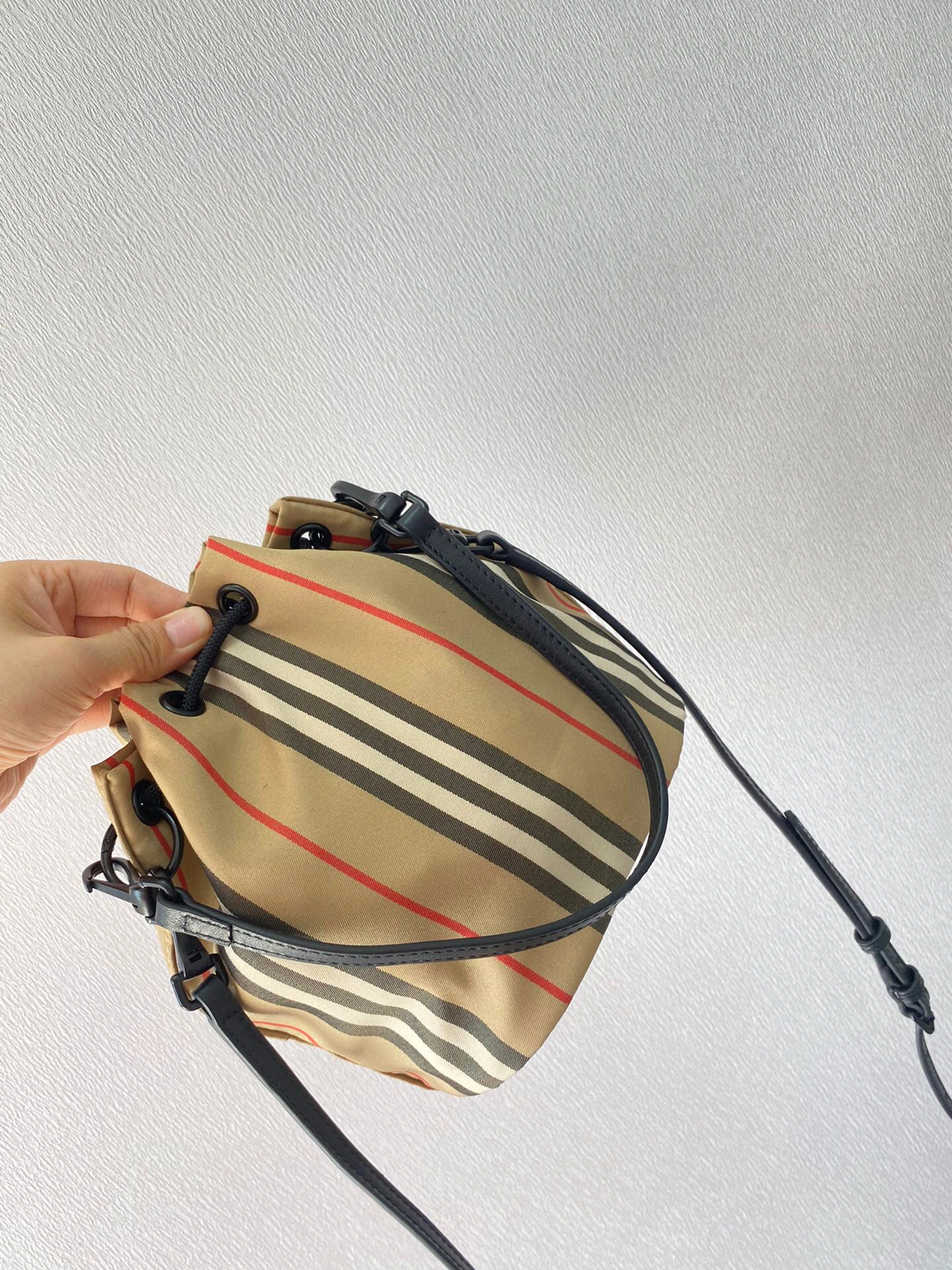 MOMO- item:B-B063B0906