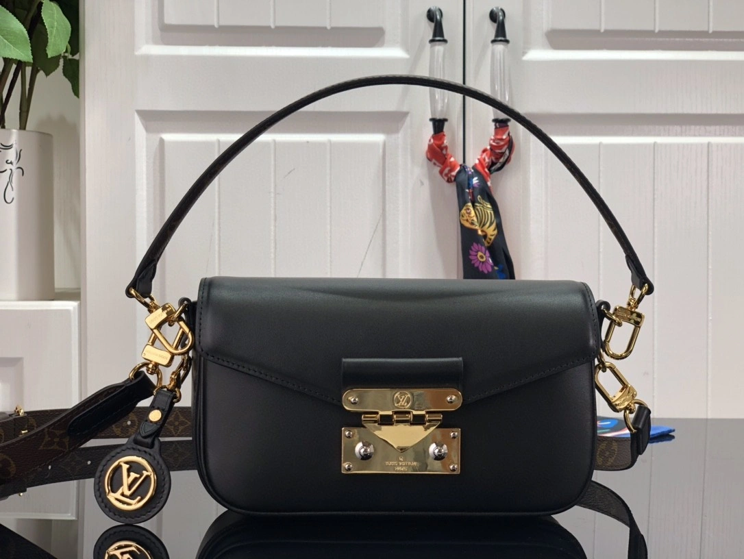 MOMO- m20393 SWING item : B-B063D1002