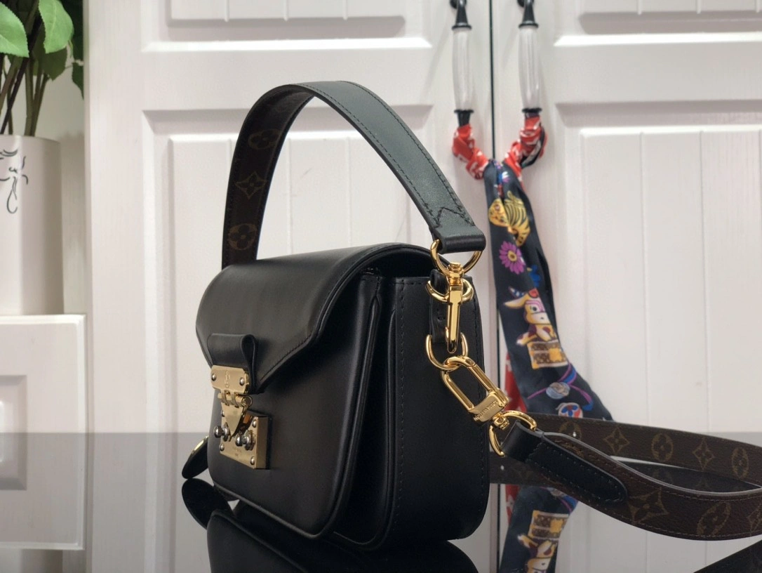 MOMO- m20393 SWING item : B-B063D1002