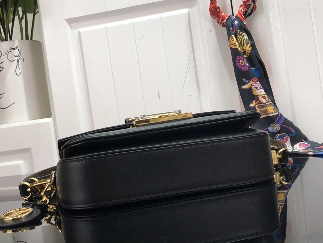 MOMO- m20393 SWING item : B-B063D1002