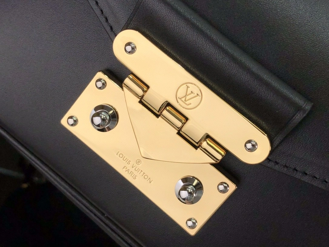 MOMO- m20393 SWING item : B-B063D1002