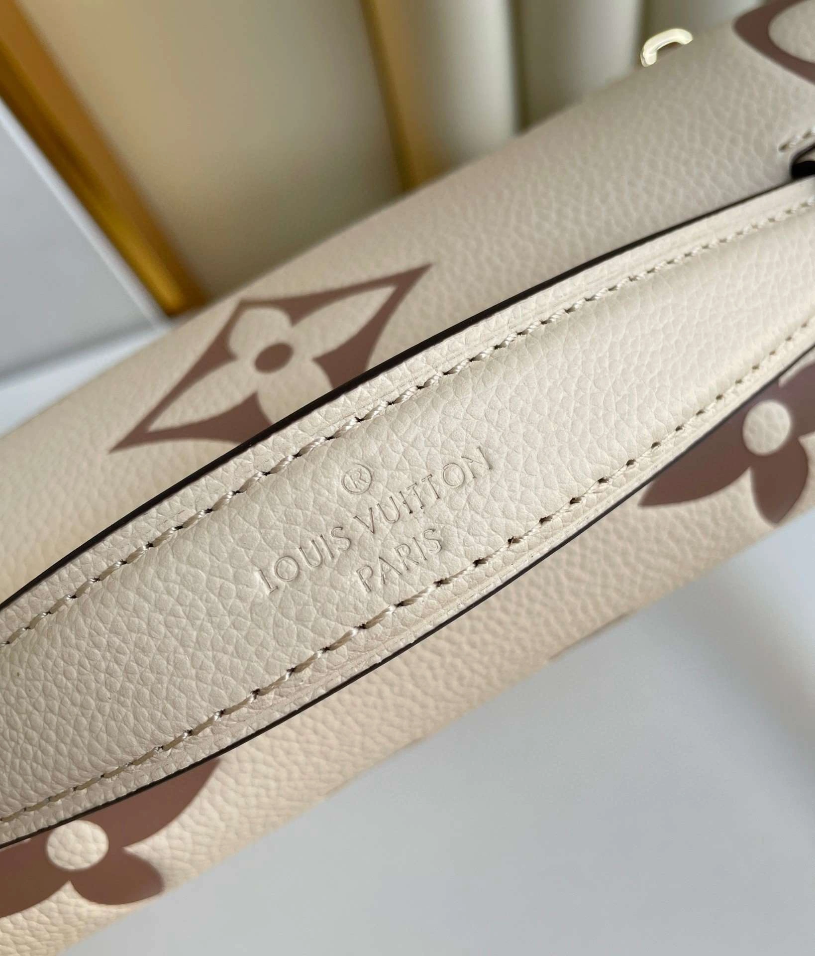 *MOMO- m45596 item : A-B00G2815