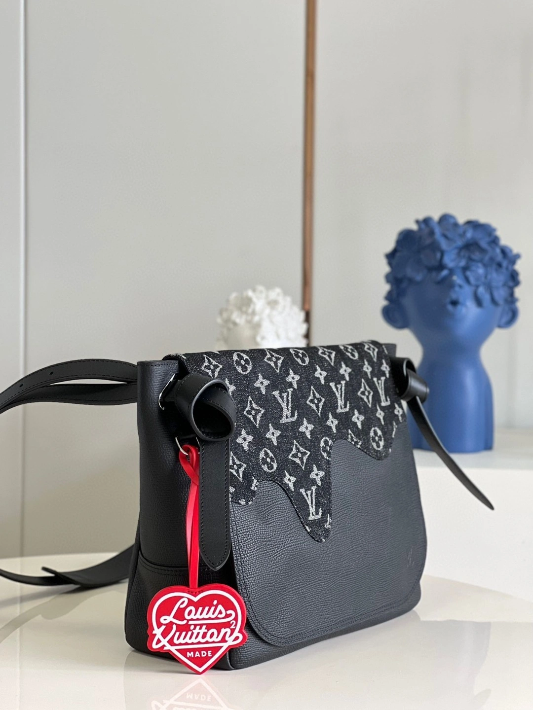 MOMO- m45971 cowhide item : A-B00L1736